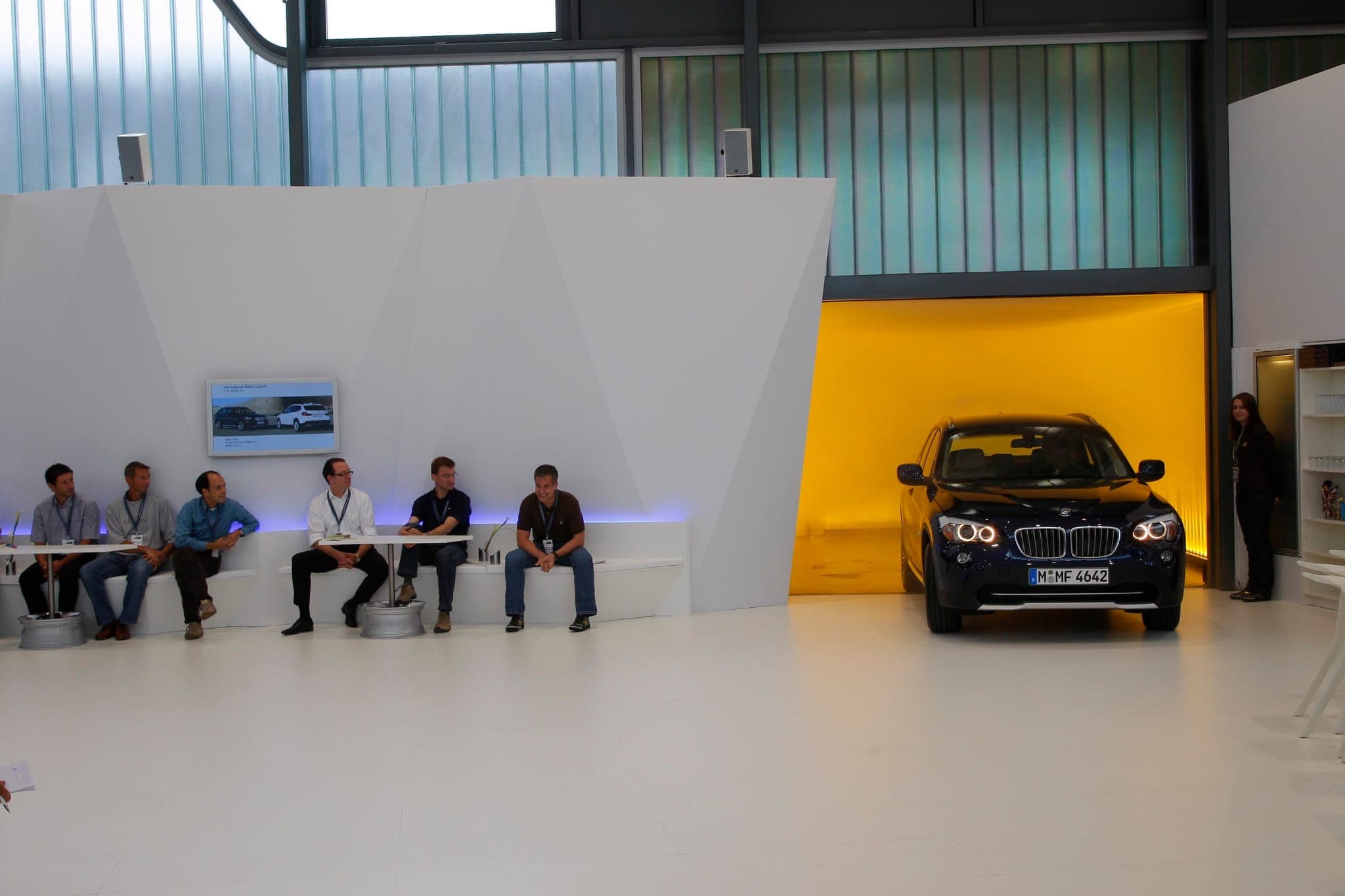 Fair appearance for BMW: the BMW X1 in front of the stand's striking folded wall panels